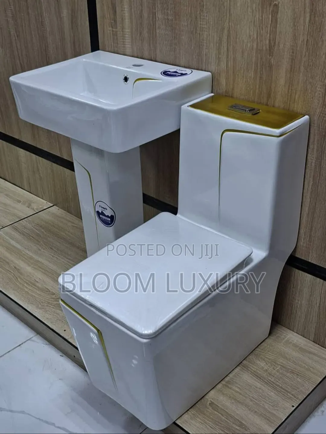 Quality England Water Closet 