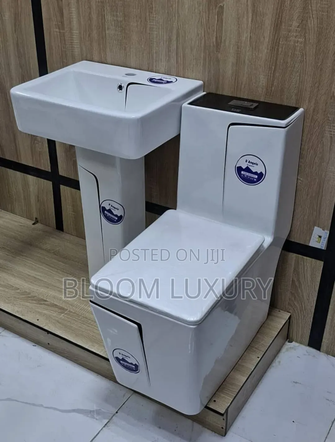 Quality England Water Closet 