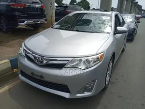 Toyota Camry XLE 4dr Sedan (2.5L 4cyl 6A) 2014 Silver