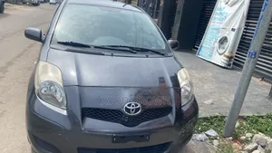 Toyota Yaris 2009 Gray