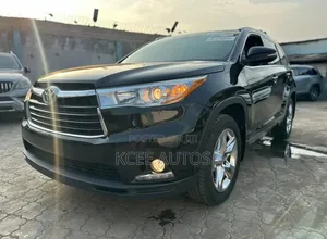 Toyota Highlander LE V6 4x4 (3.5L 6cyl 6A) 2016 Black