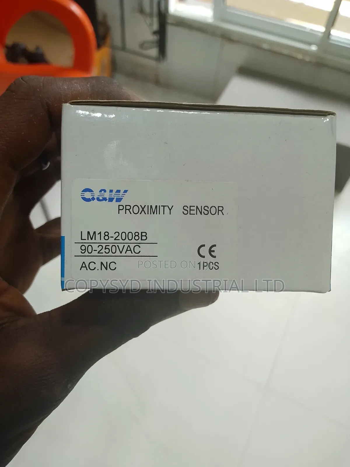 Q W Proximity Sensor M18