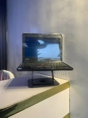 Laptop Lenovo ThinkPad X131e 4GB Intel Celeron HDD 320GB