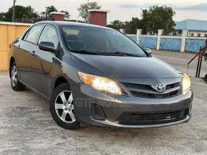 Toyota Corolla LE Special Edition 4dr Sedan (1.8L 4cyl 4A) 2013 Gray
