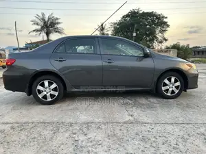 Toyota Corolla LE Special Edition 4dr Sedan (1.8L 4cyl 4A) 2013 Gray