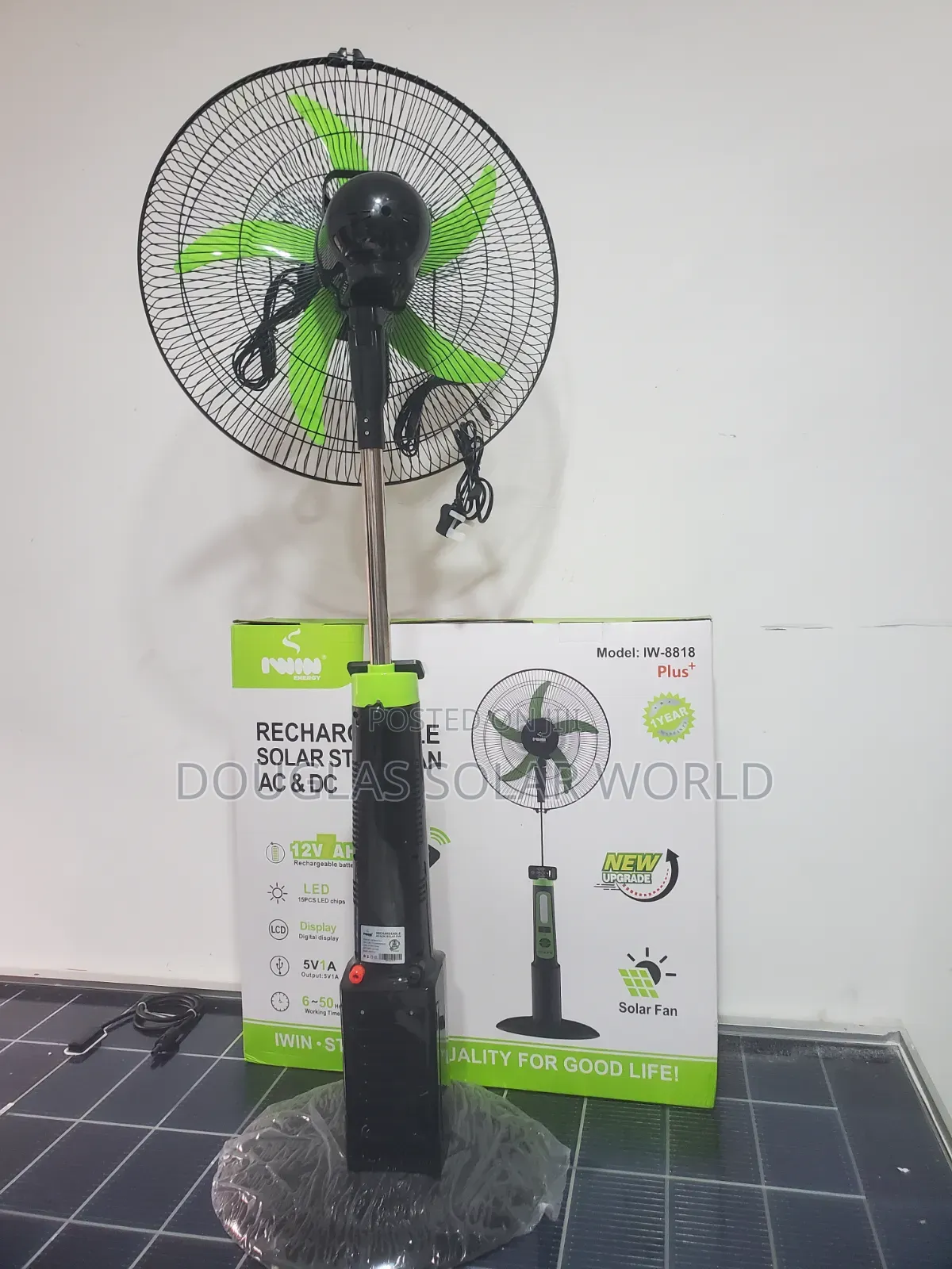 Iwin 18" AC Dc Solar Rechargeable Standing Fan