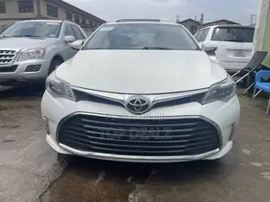 Toyota Avalon XLE 4dr Sedan (3.5L 6cyl 6A) 2014 White