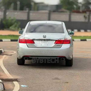 Honda Accord Touring 4dr Sedan FWD (3.5L 6cyl 6A) 2013 Silver