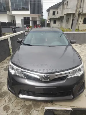 Toyota Camry LE 4dr Sedan (2.5L 4cyl 6A) 2014 Gray