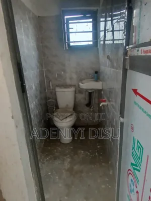 Mini Flat in Akoka for rent