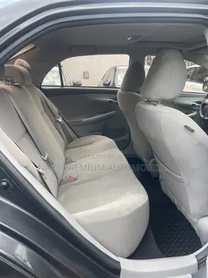 Toyota Corolla LE 4dr Sedan (1.8L 4cyl 4A) 2012 Gray