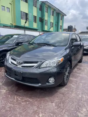 Toyota Corolla LE 4dr Sedan (1.8L 4cyl 4A) 2012 Gray