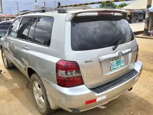 Toyota Highlander 2004 Silver