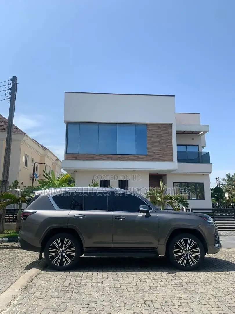 Lexus LX 600 2023 Gray