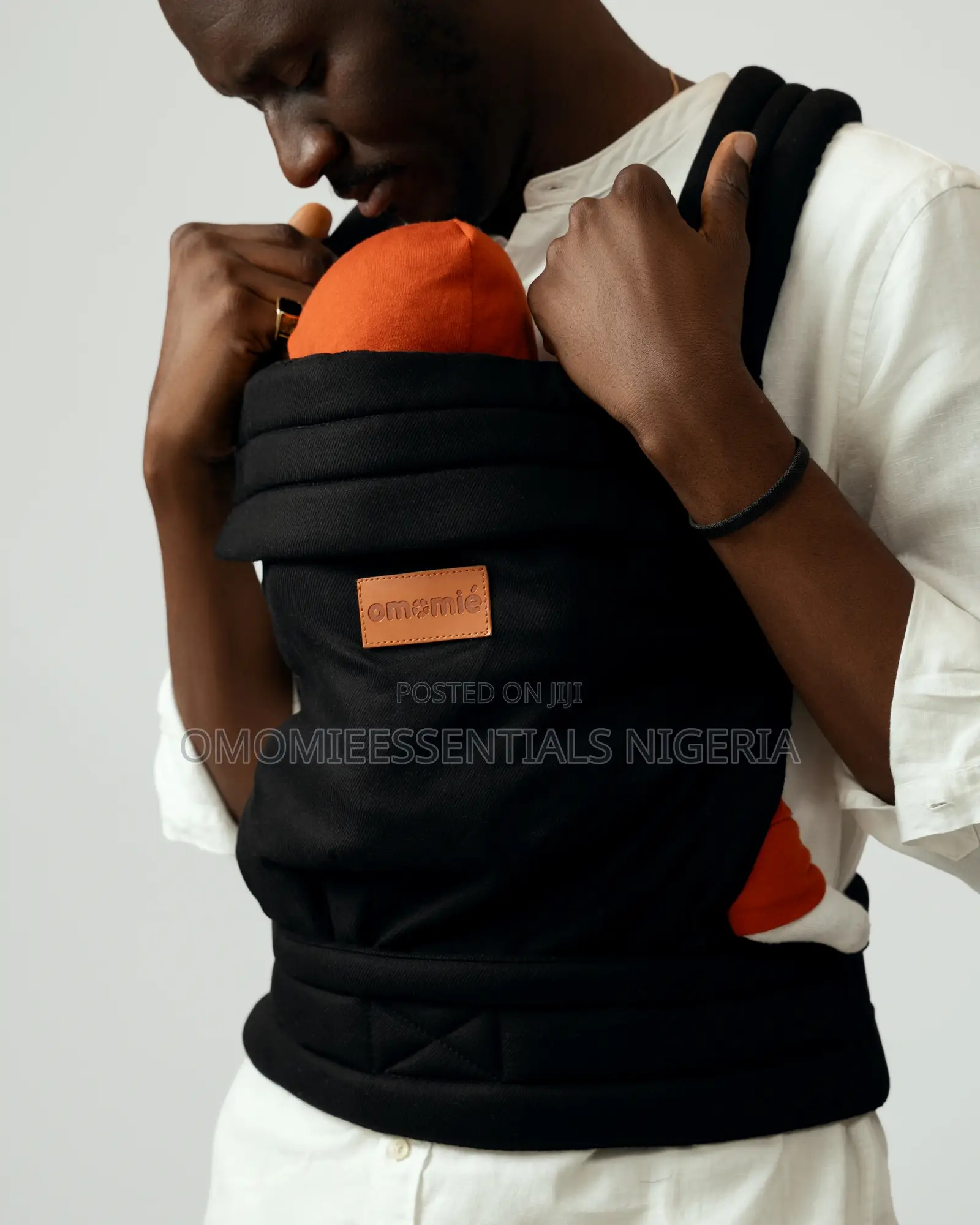 Omomie Zuri Baby Carrier Black