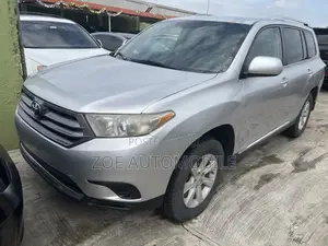 Toyota Highlander 3.5L 4WD 2013 Silver