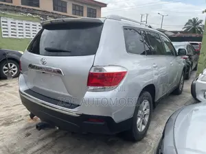 Toyota Highlander 3.5L 4WD 2013 Silver