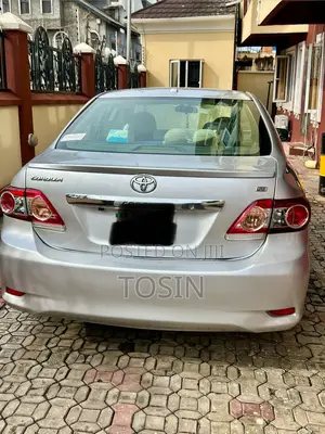 Toyota Corolla 2010 Silver