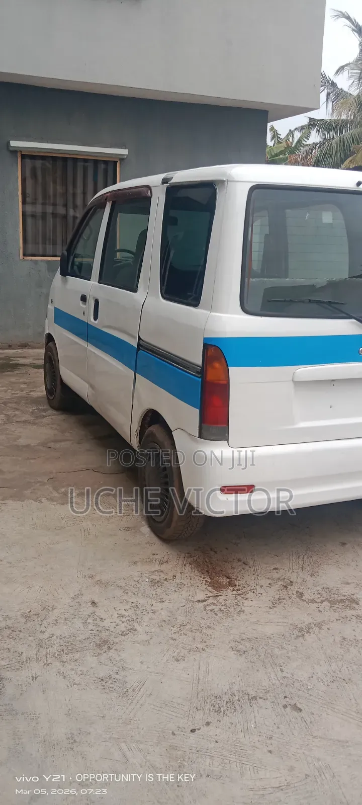 Daihatsu Atrai 2002 White