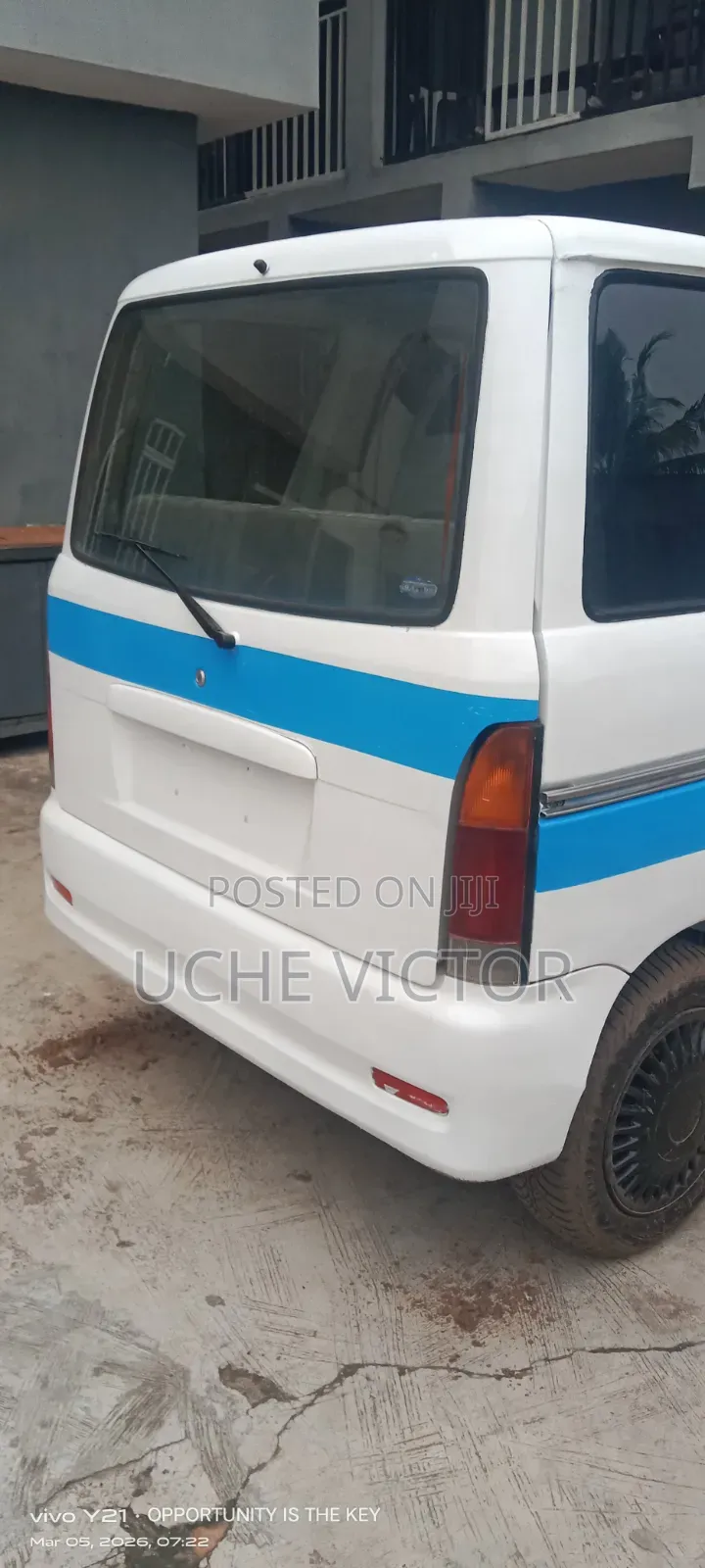 Daihatsu Atrai 2002 White