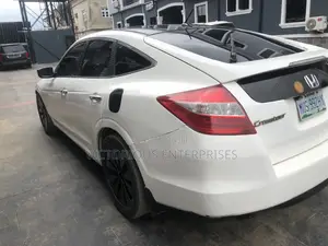 Honda Crosstour 2010 White
