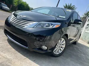 Toyota Sienna 2015 Black