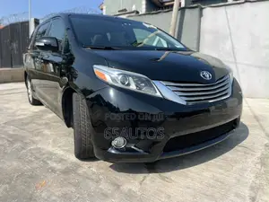 Toyota Sienna 2015 Black