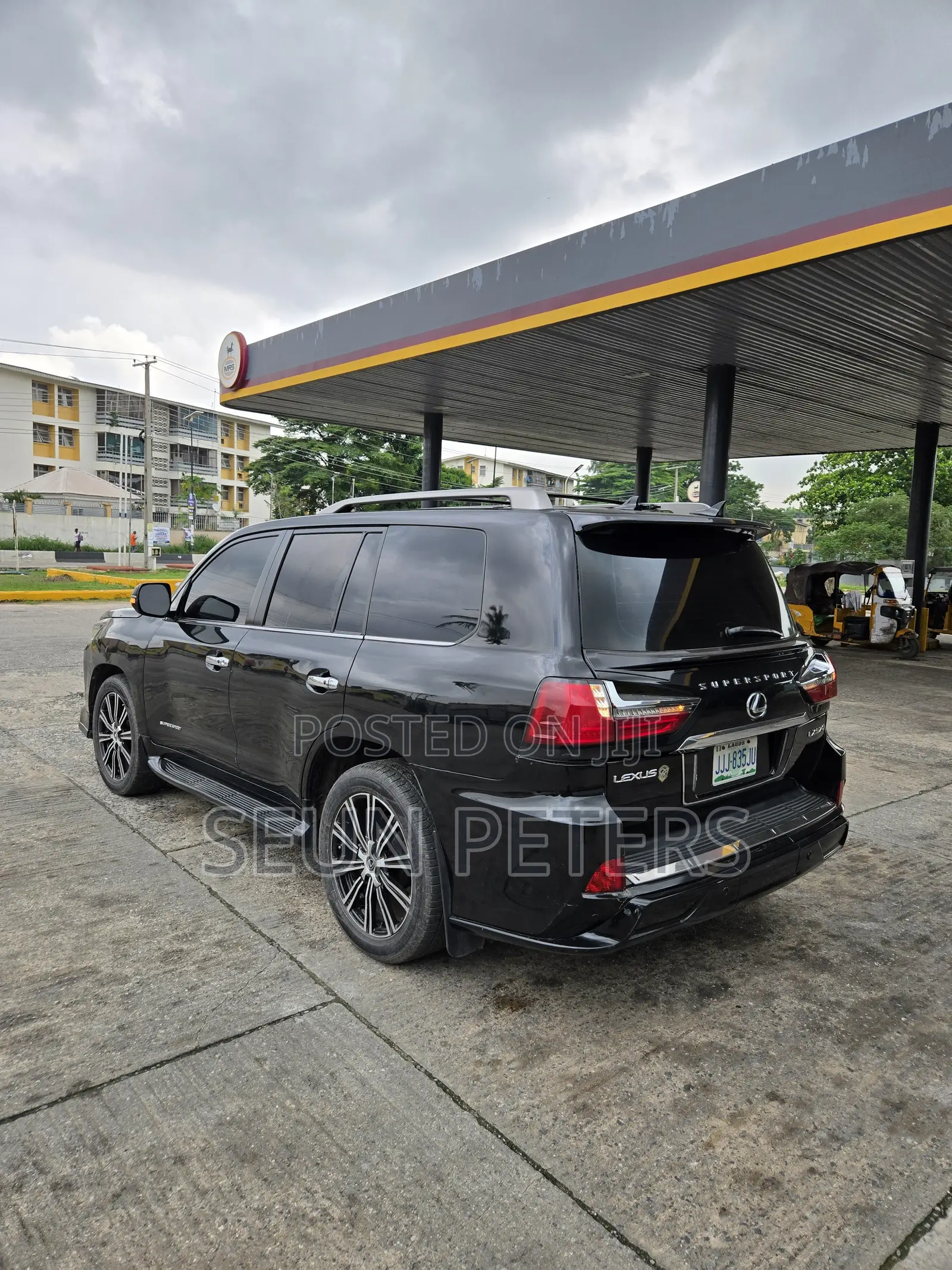 Lexus LX 570 2012 Black