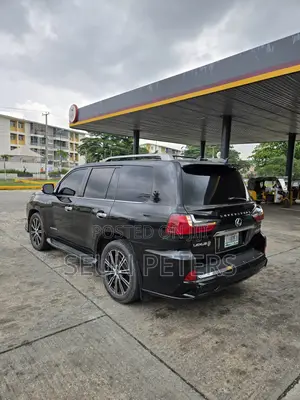 Lexus LX 570 2012 Black