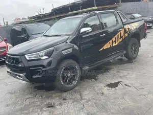 Toyota Hilux 2015 Black