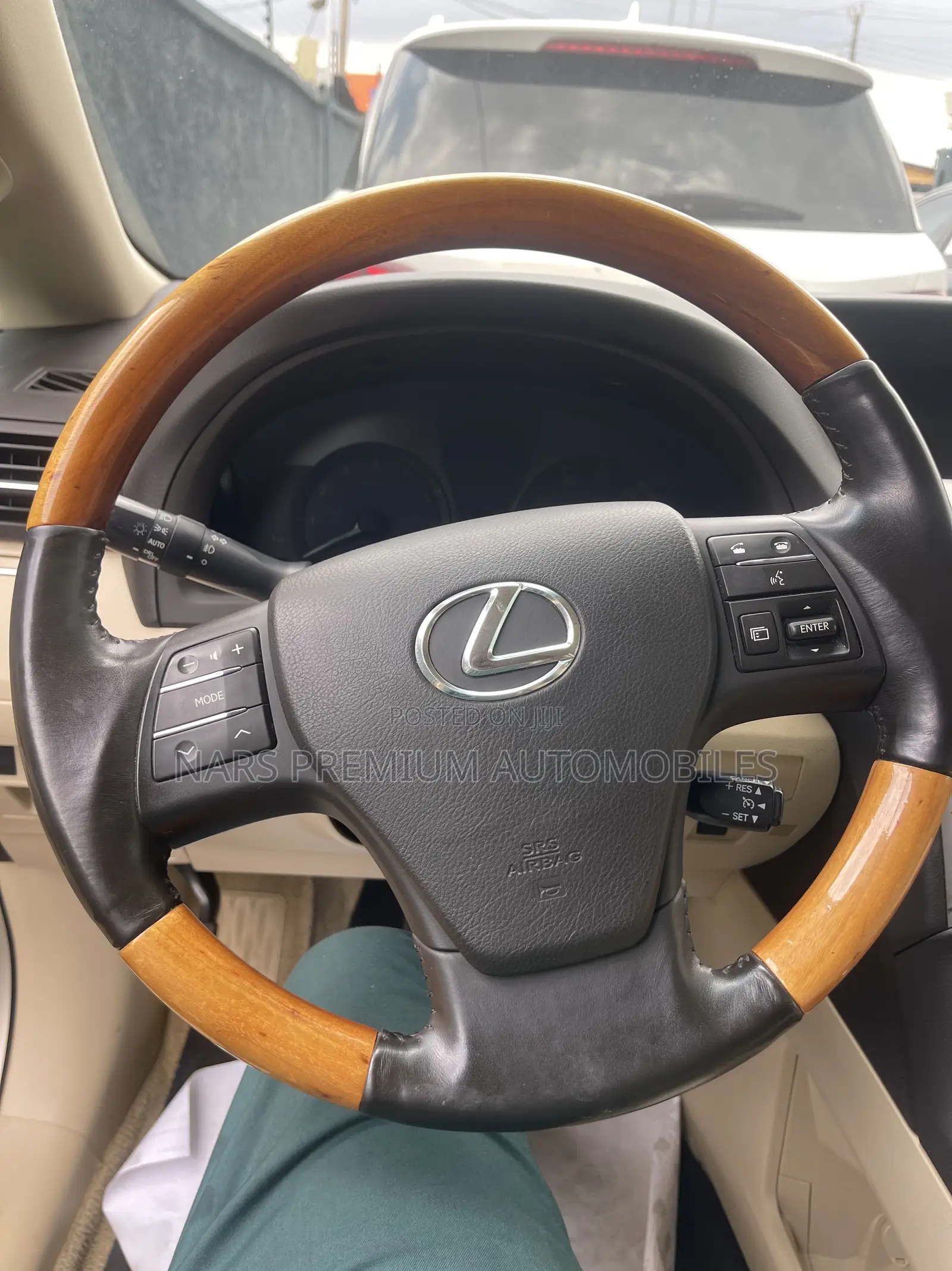 Lexus RX 350 2011 Gold