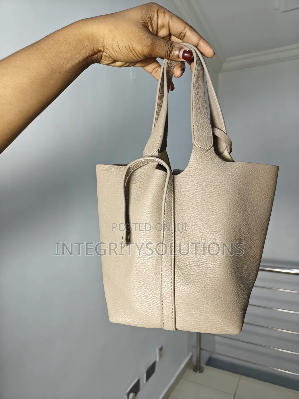 Handbag Classic Bucket-Style Minimalist Tote Bag