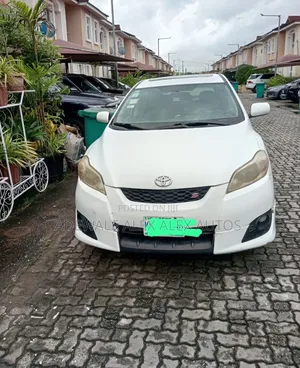 Toyota Matrix 2010 White