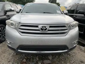 Toyota Highlander 2013 Silver
