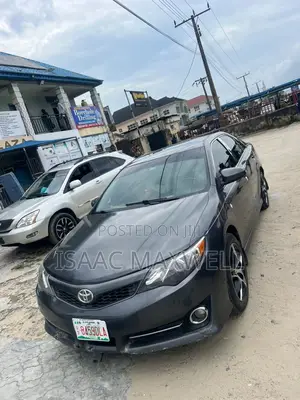 Toyota Camry SE 4dr Sedan (2.5L 4cyl 6A) 2013 Gray