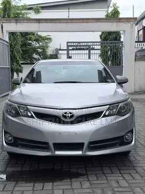 Toyota Camry SE 4dr Sedan (2.5L 4cyl 6A) 2012 Silver