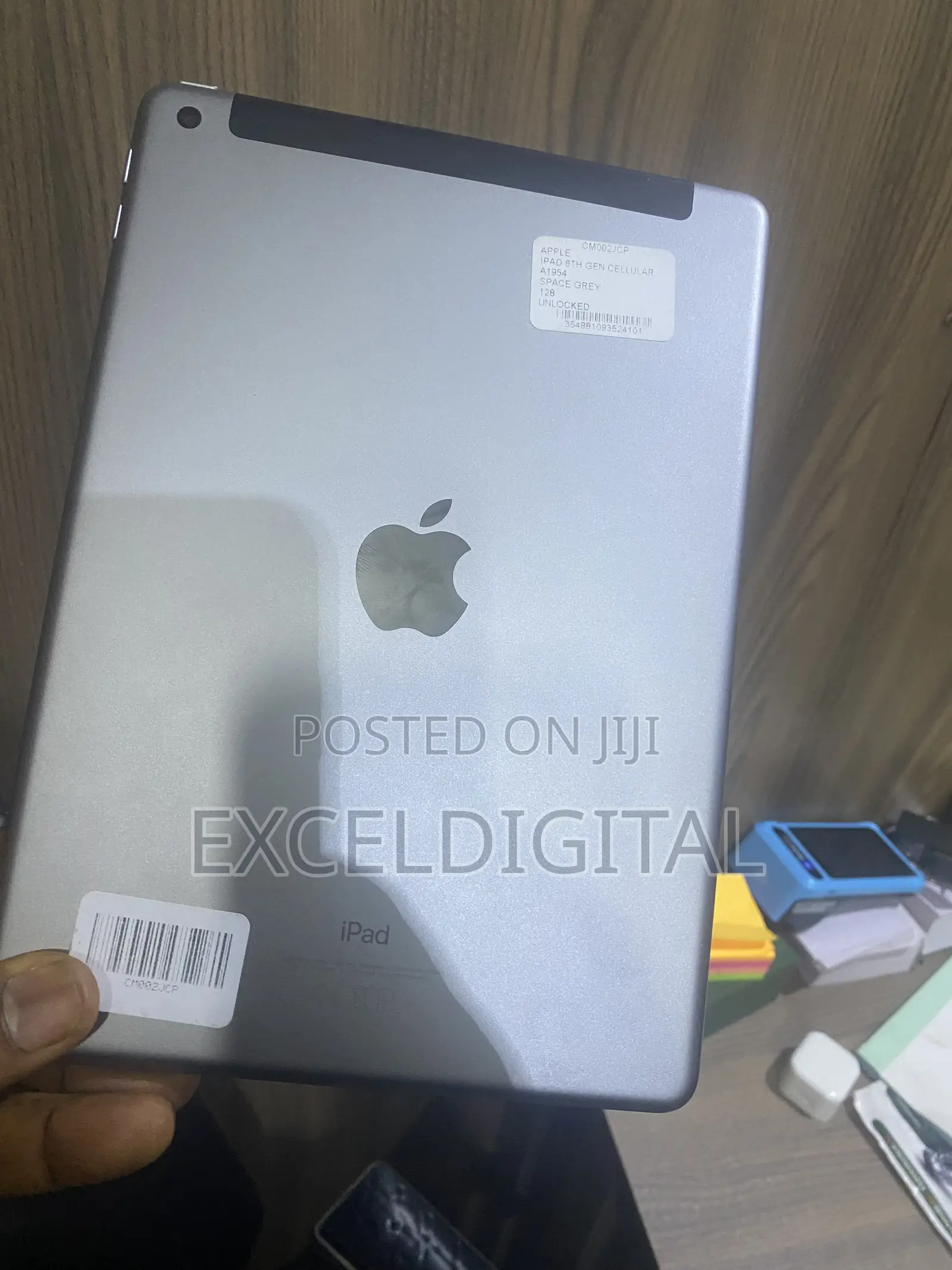 Apple iPad 9.7 128 GB Gray
