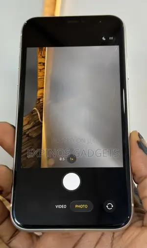 Apple iPhone 11 64 GB White