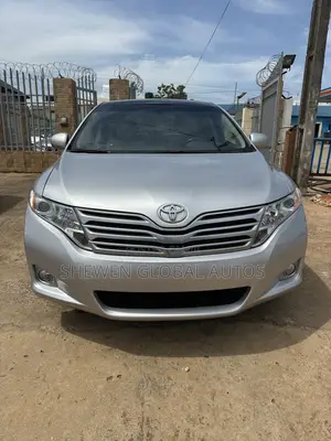 Toyota Venza XLE 2010 Silver