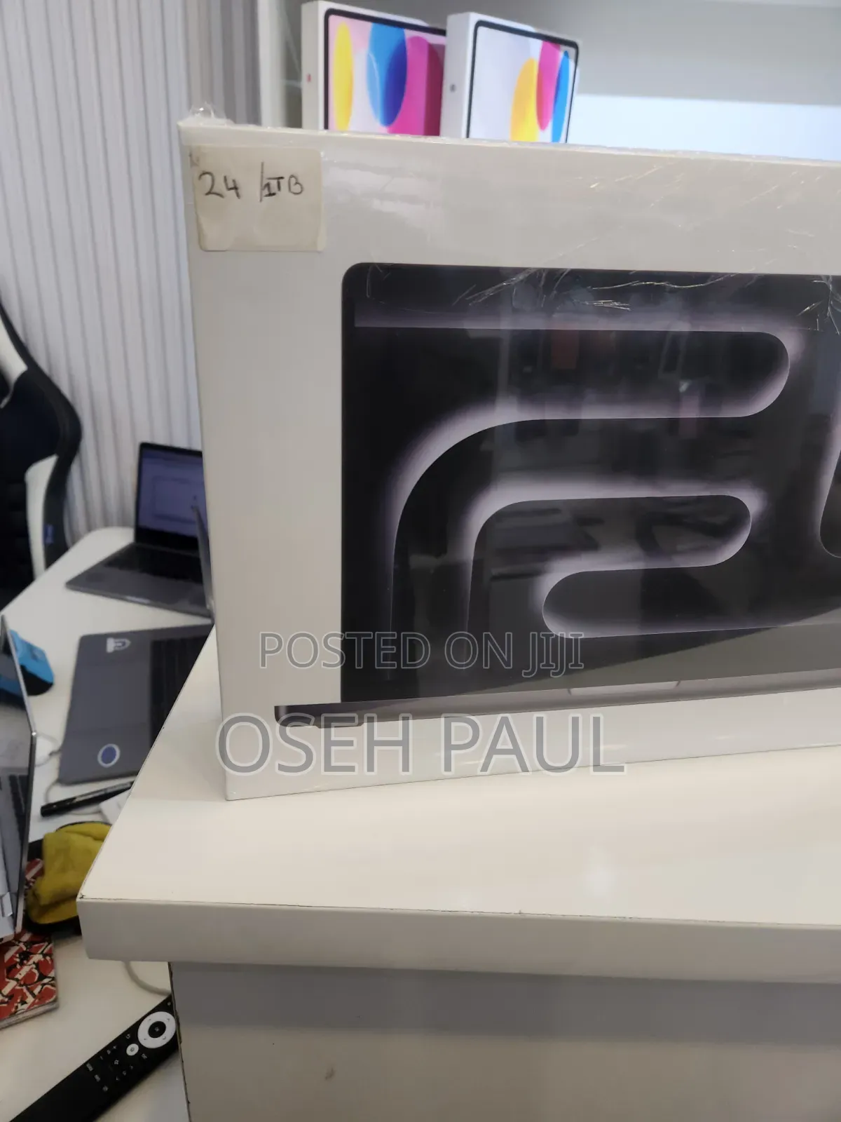 New Laptop Apple MacBook Pro 2025 M5 24GB Apple M5 SSD 1T