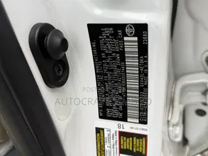 Toyota Avalon XLE Premium Sedan FWD (3.5L 6cyl 6A) 2013 White