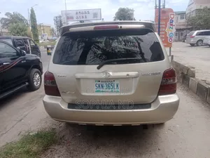 Toyota Highlander 2005 Gold