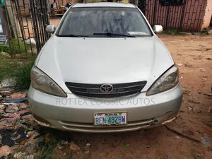 Toyota Camry 2004 Silver