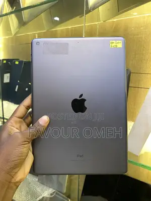 Apple iPad 10.2 (2021) 64 GB Black