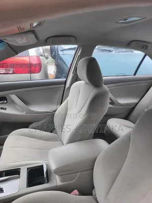 Toyota Camry LE 4dr Sedan (2.5L 4cyl 6A) 2011 Silver