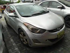 Hyundai Elantra 2012 Silver