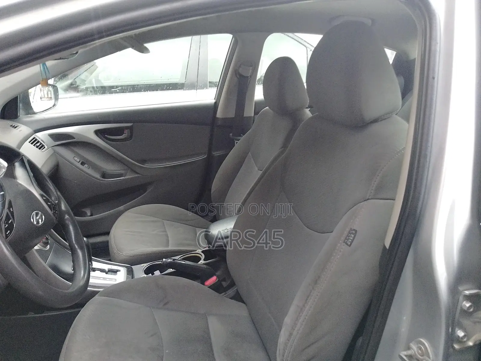 Hyundai Elantra 2012 Silver