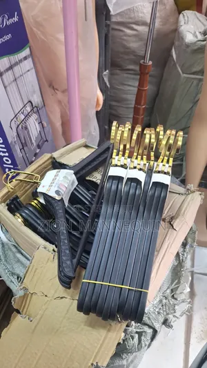 Primium Quality Ceramic Hanger