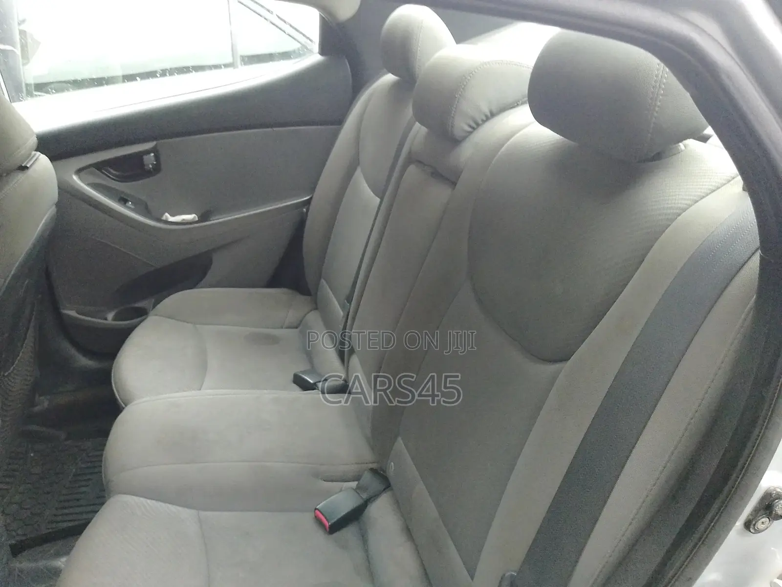 Hyundai Elantra 2012 Silver