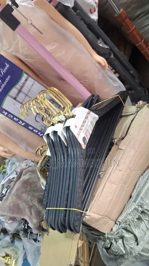 Primium Quality Ceramic Hanger